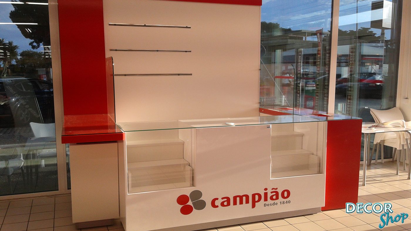 MOBILIÁRIO COMERCIAL