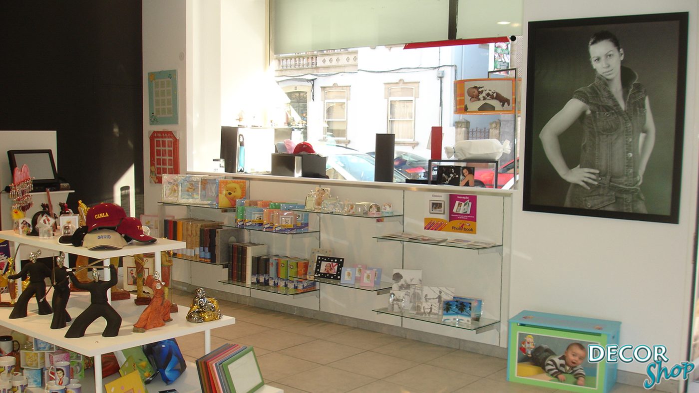 MOBILIÁRIO COMERCIAL