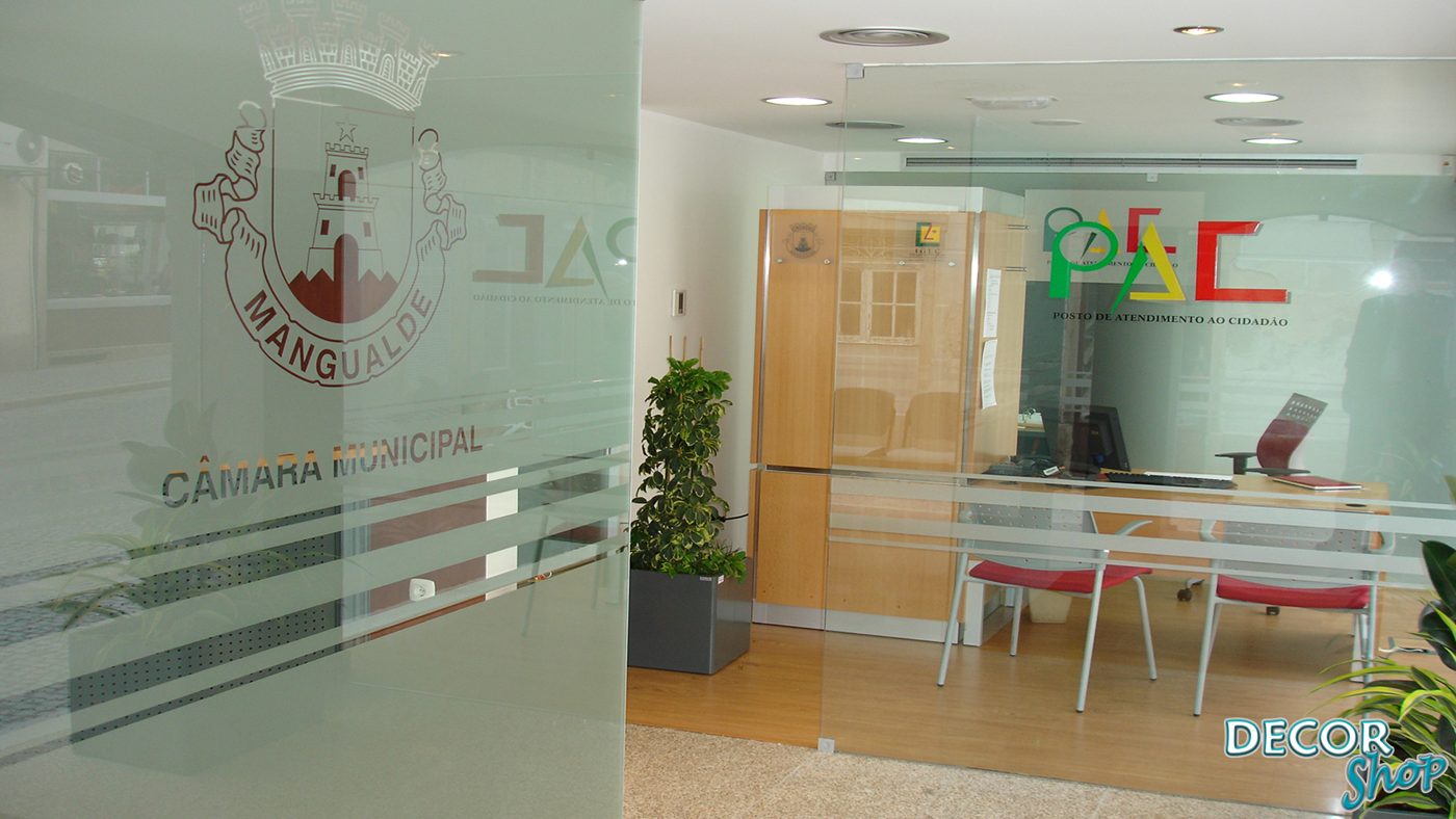 MOBILIÁRIO COMERCIAL